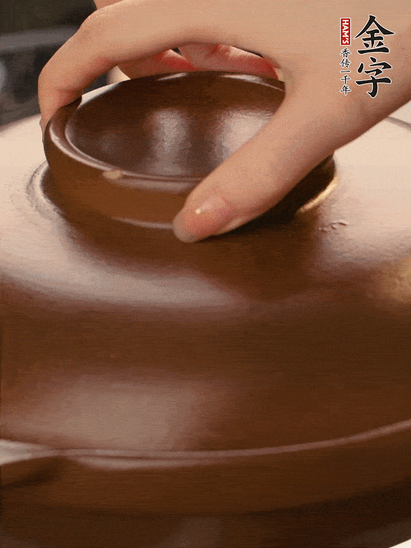 再下日本豆腐煮3分鐘。