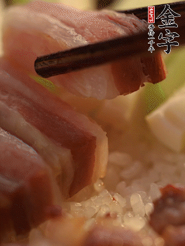 轉(zhuǎn)小火，繼續(xù)蓋蓋子燜2-3分鐘。