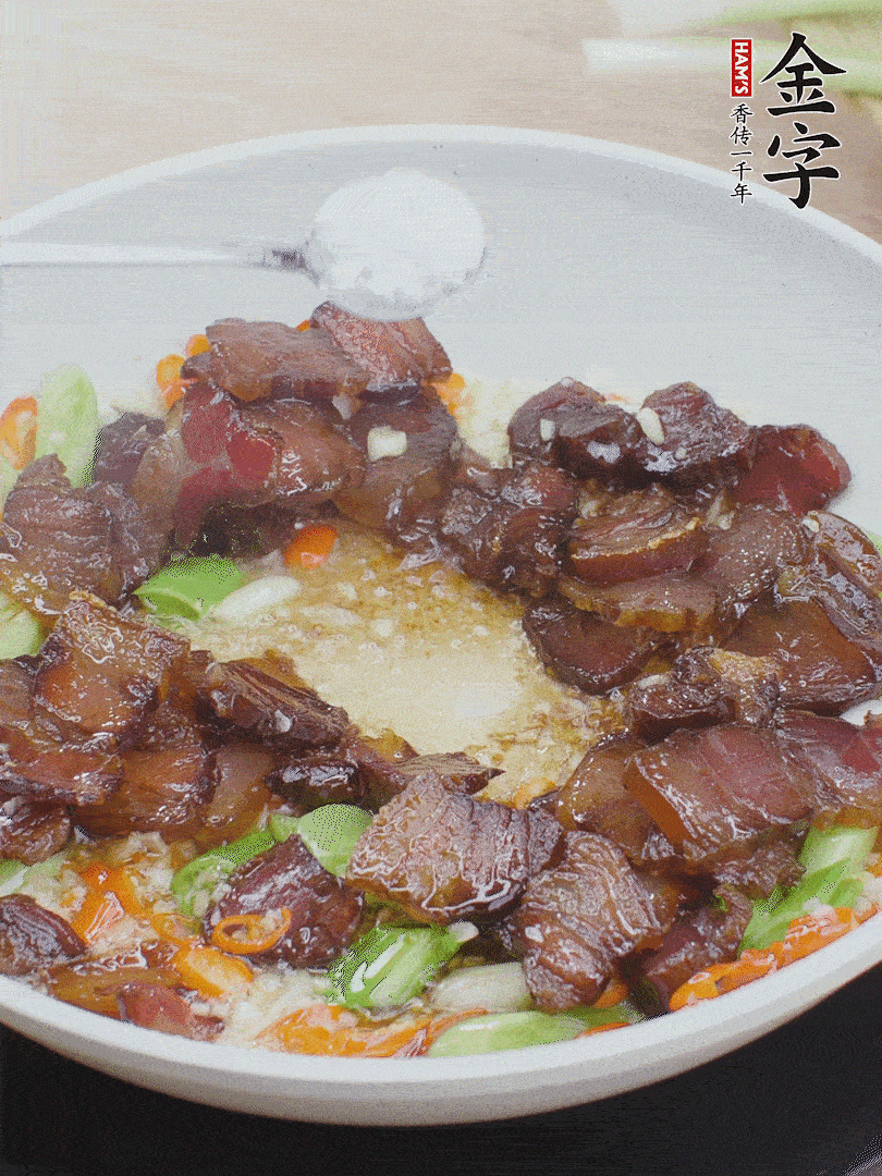 下醬油肉，一點(diǎn)生抽、白糖調(diào)味。
