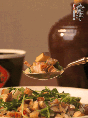 出鍋前嘗味，味淡加點鹽。