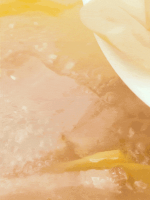 金字咸肉、火腿、春筍 通通放入鍋中小煮30分鐘