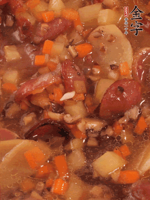 加大半碗水，沒過大部分食材