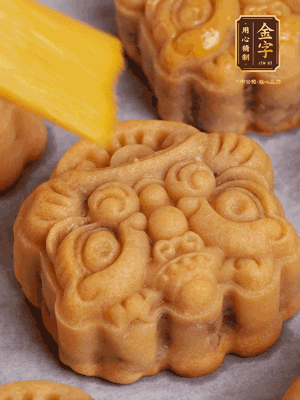 冷卻5分鐘刷上蛋液，160℃再烤10分鐘，回油1晚更香