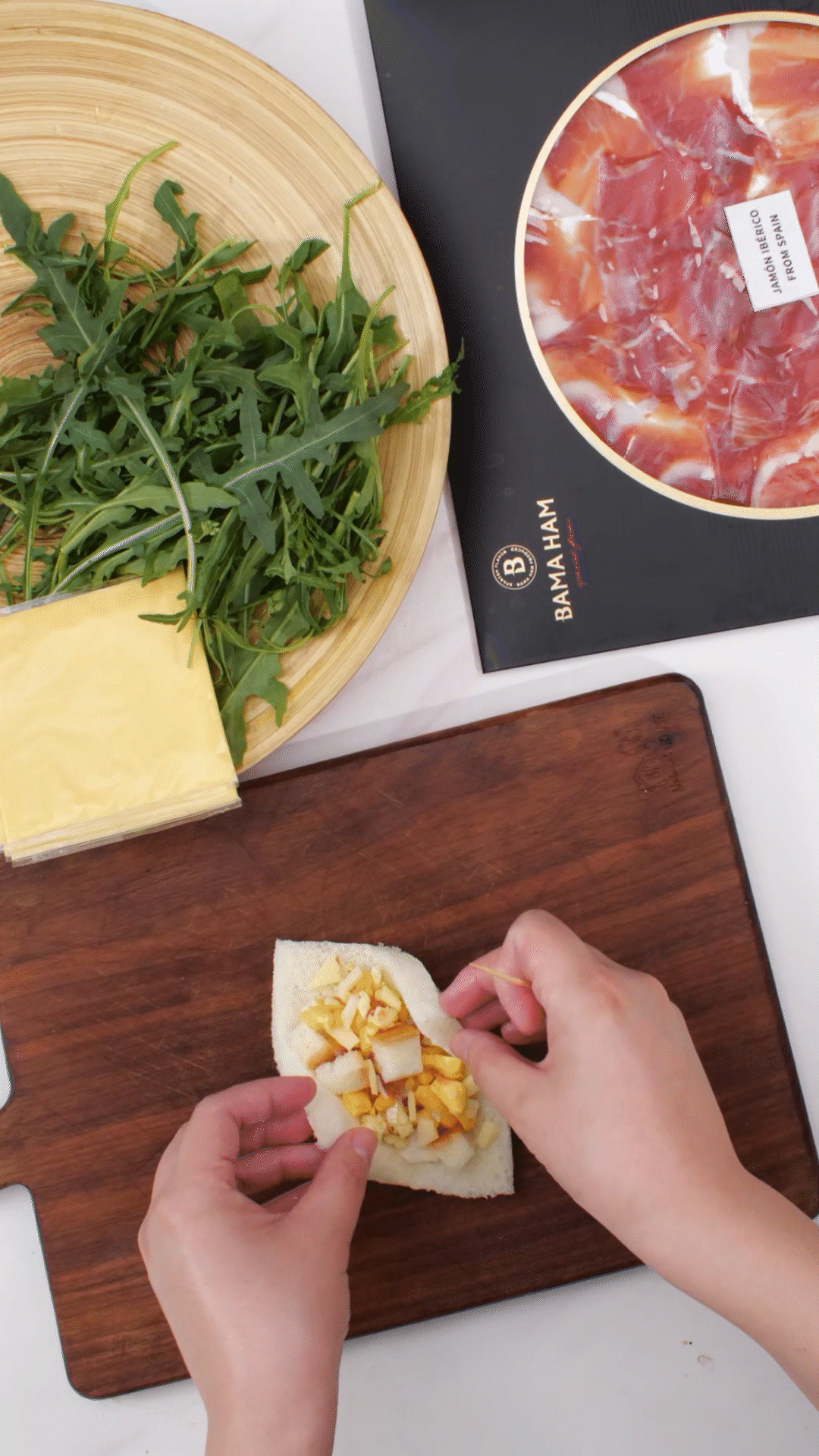 一片吐司，放一片芝士
