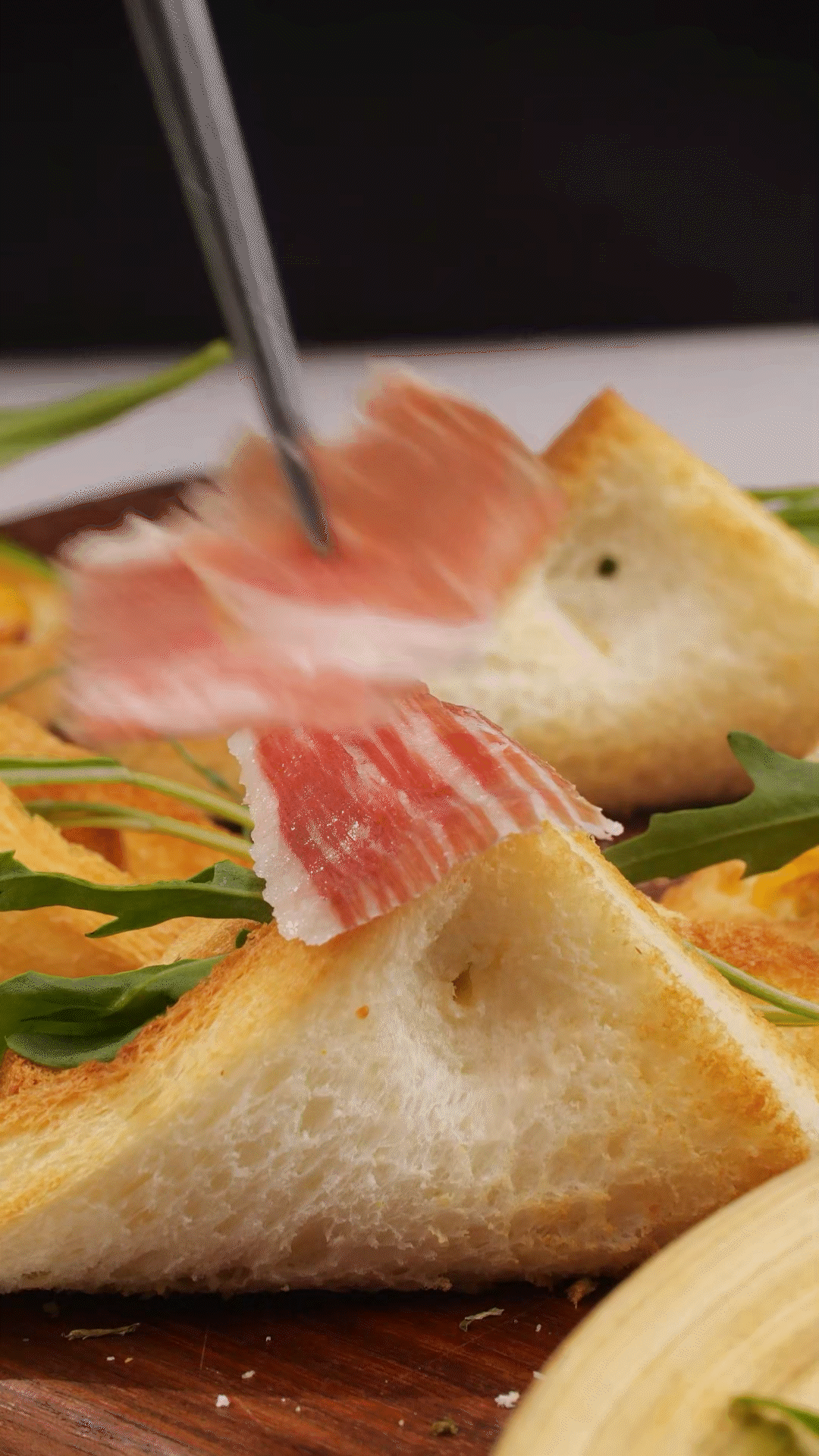 對折，用牙簽固定
